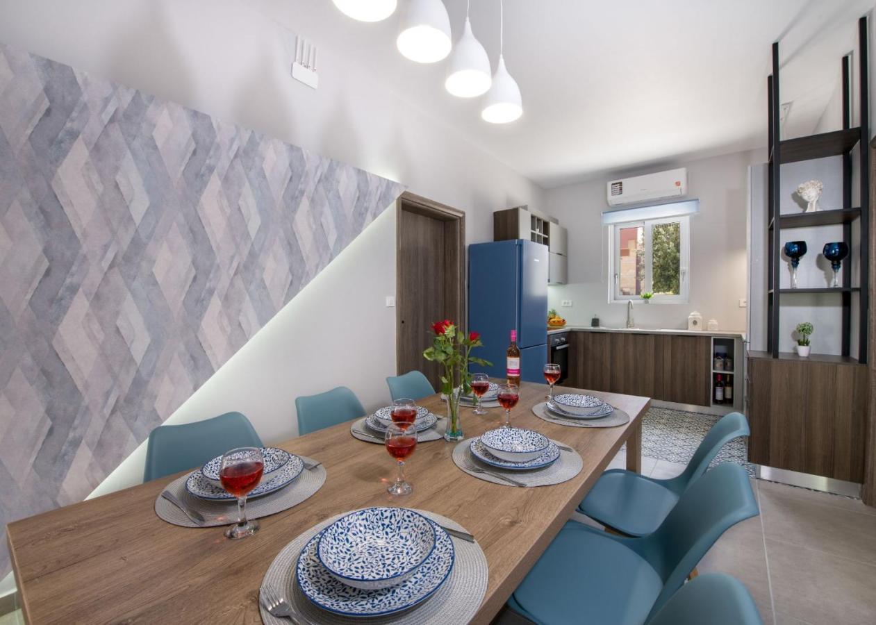 Luxury Villa Eva-Mari With Jacuzzi, 50M From The Beach Stalos Bagian luar foto