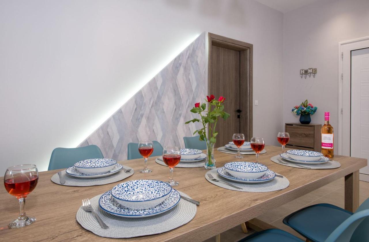 Luxury Villa Eva-Mari With Jacuzzi, 50M From The Beach Stalos Bagian luar foto