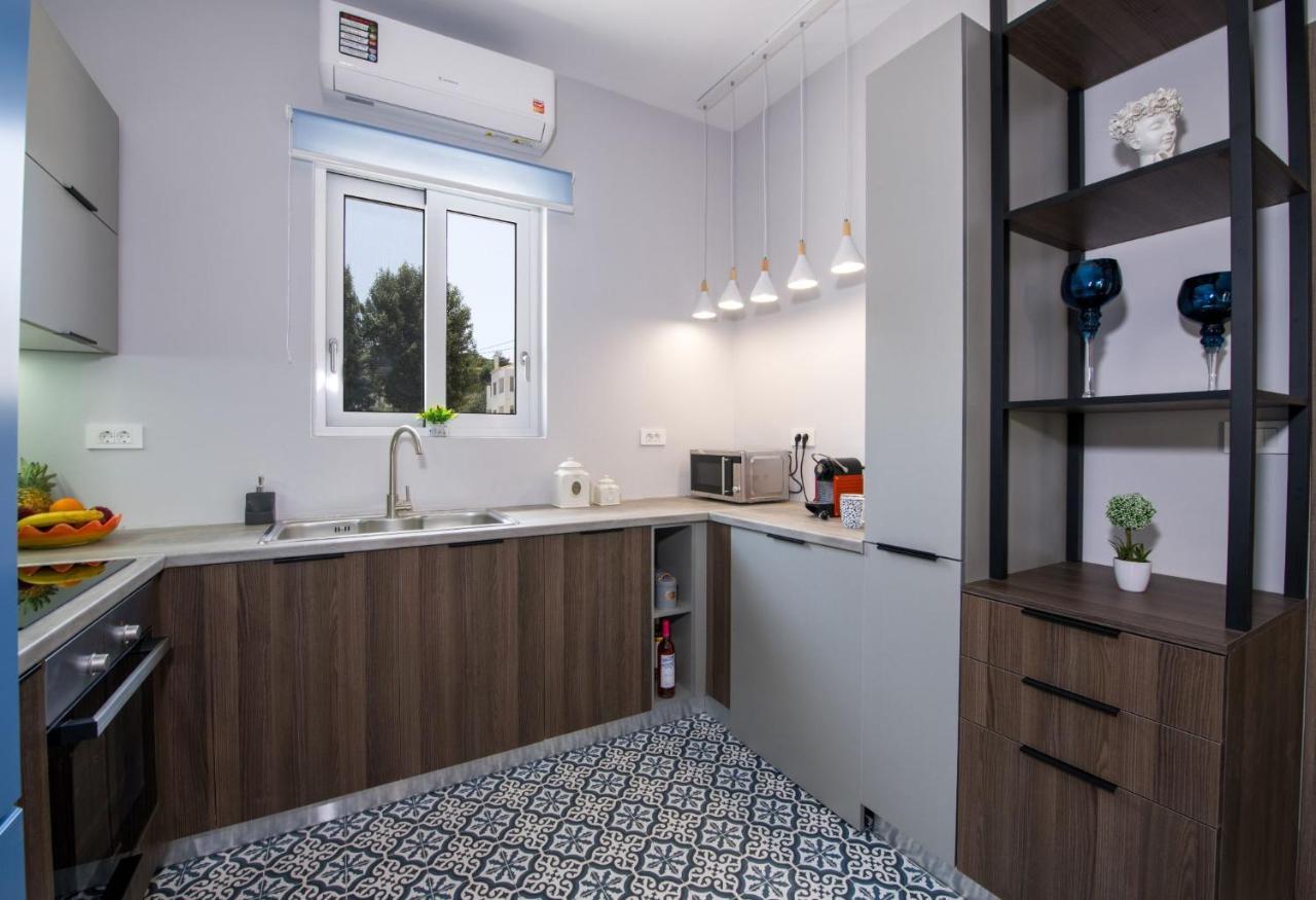 Luxury Villa Eva-Mari With Jacuzzi, 50M From The Beach Stalos Bagian luar foto
