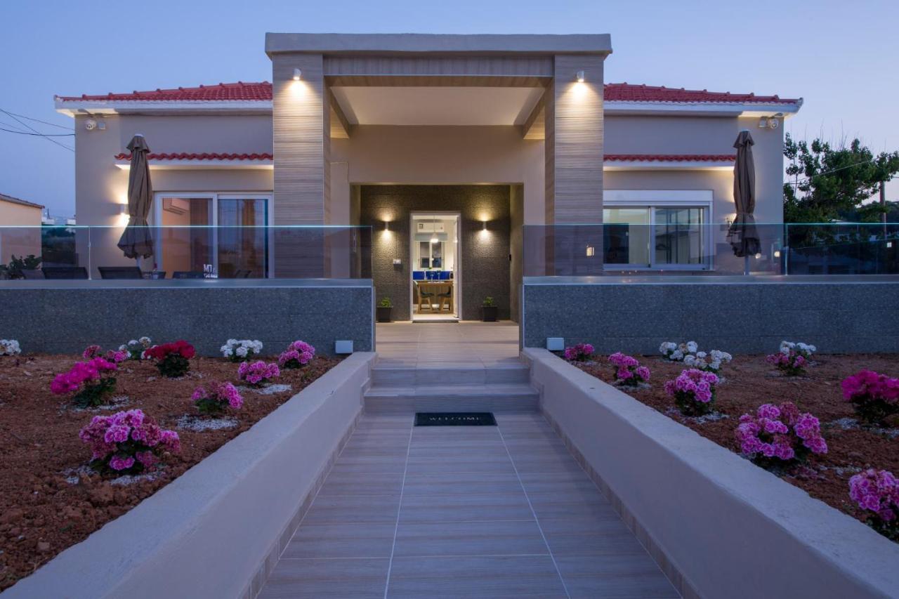 Luxury Villa Eva-Mari With Jacuzzi, 50M From The Beach Stalos Bagian luar foto