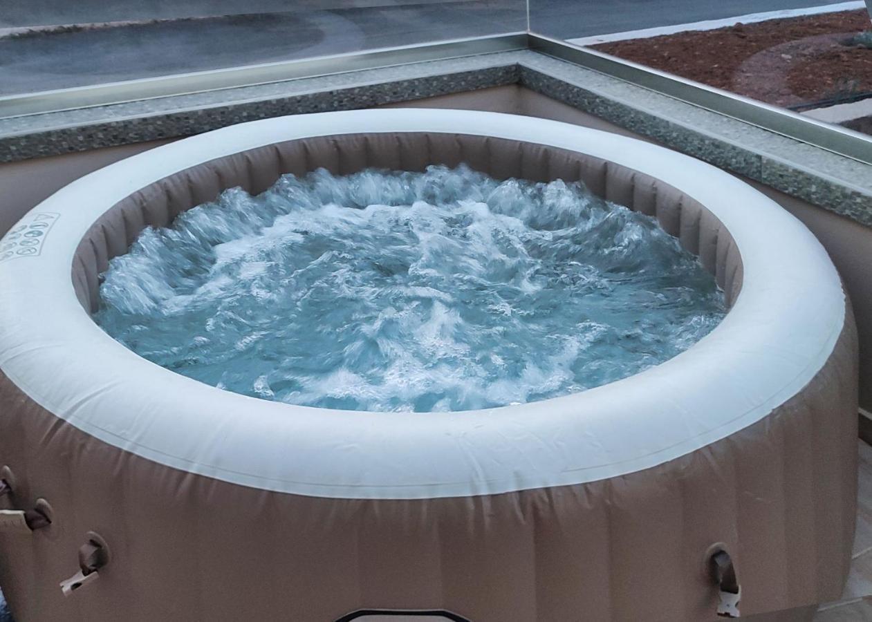 Luxury Villa Eva-Mari With Jacuzzi, 50M From The Beach Stalos Bagian luar foto