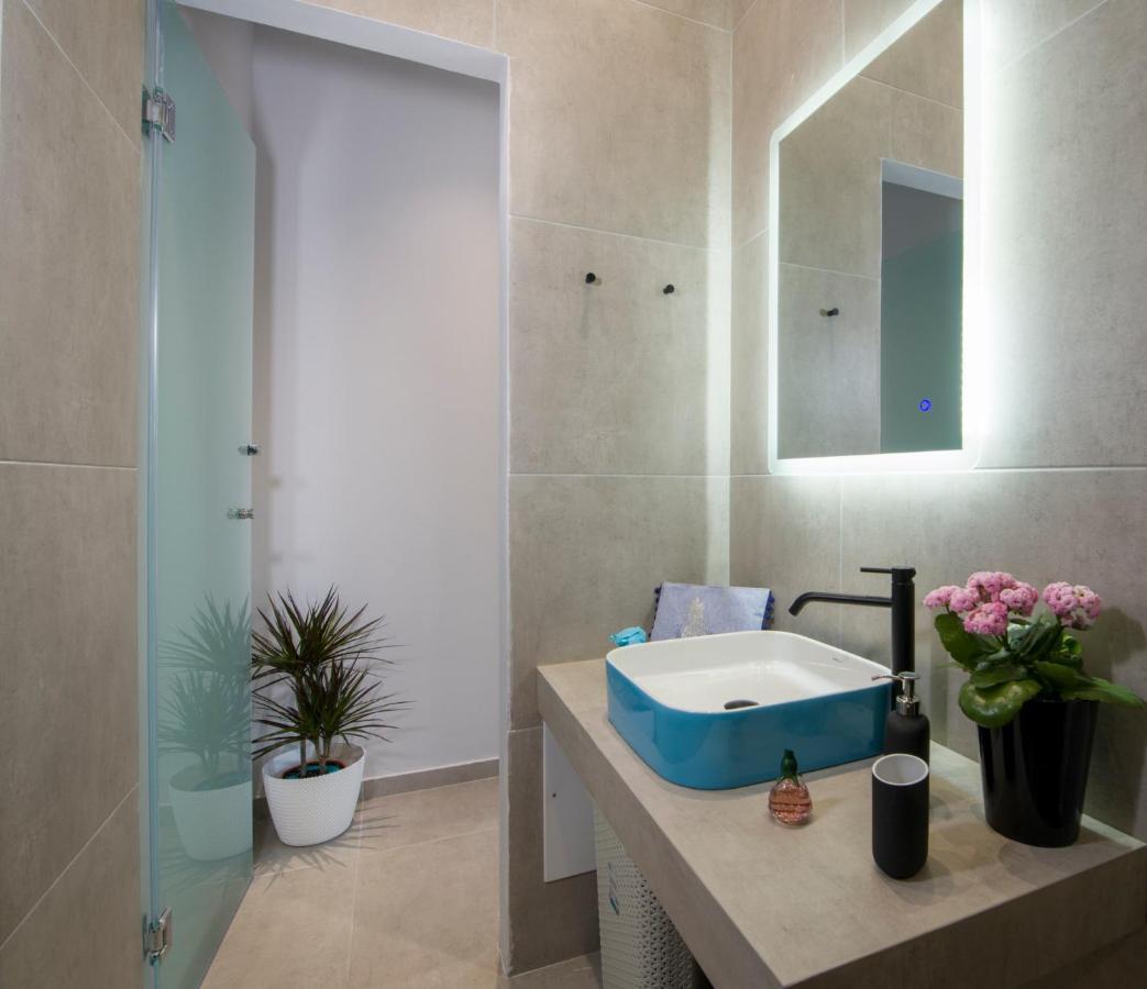 Luxury Villa Eva-Mari With Jacuzzi, 50M From The Beach Stalos Bagian luar foto