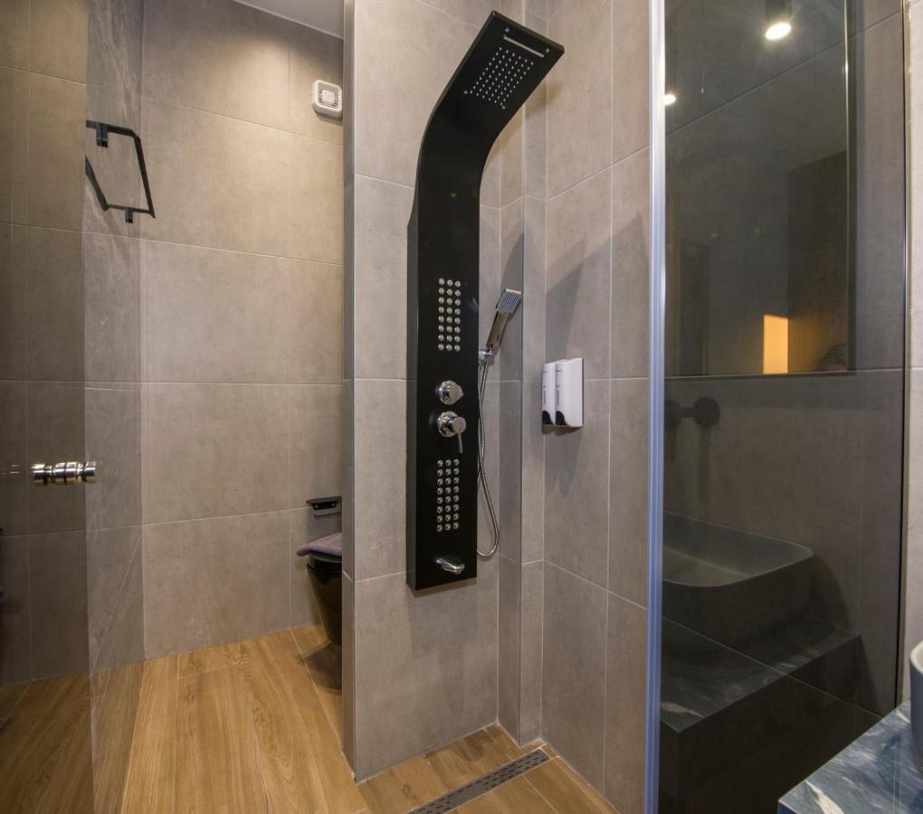 Luxury Villa Eva-Mari With Jacuzzi, 50M From The Beach Stalos Bagian luar foto