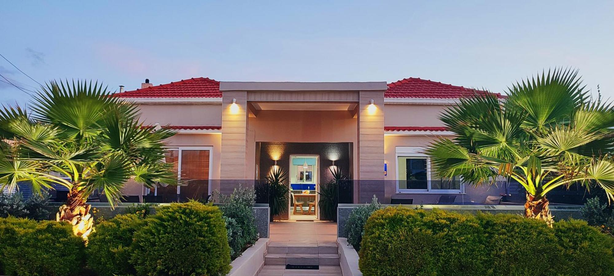 Luxury Villa Eva-Mari With Jacuzzi, 50M From The Beach Stalos Bagian luar foto